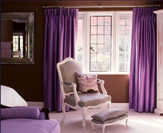 Коричневый и фиолетовый в спальне