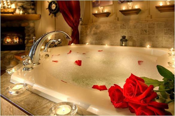 Розы в романтической ванной