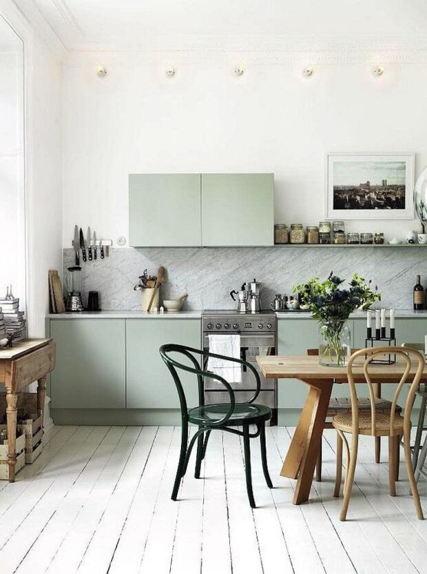 зеленая кухня в скандинавском стиле