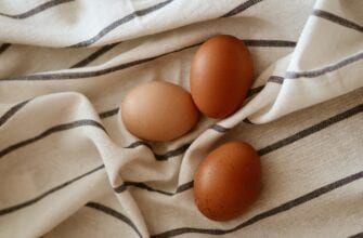 Как красить яйца луковой шелухой