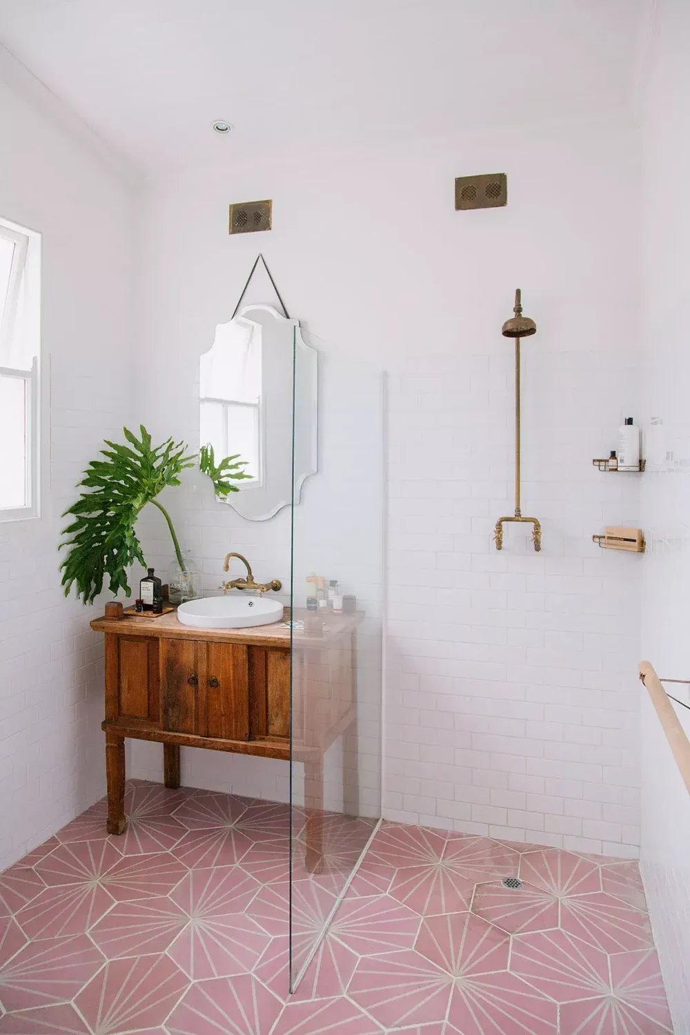 Дизайн маленькой ванной комнаты: идеи планировки и ремонта