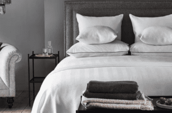 Как красиво заправить кровать в спальне